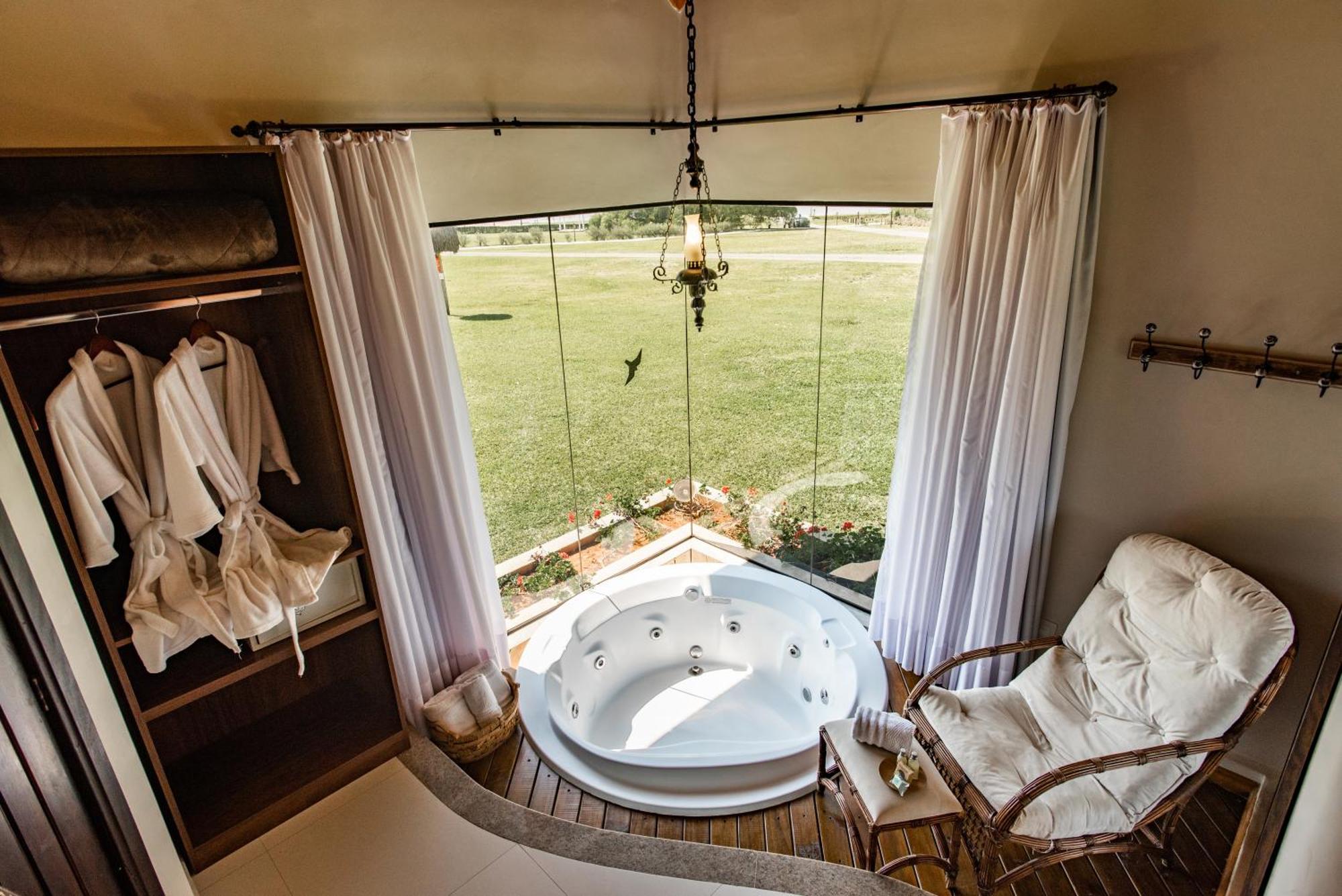 Vira Charme Resort Fernandes Pinheiro Eksteriør billede