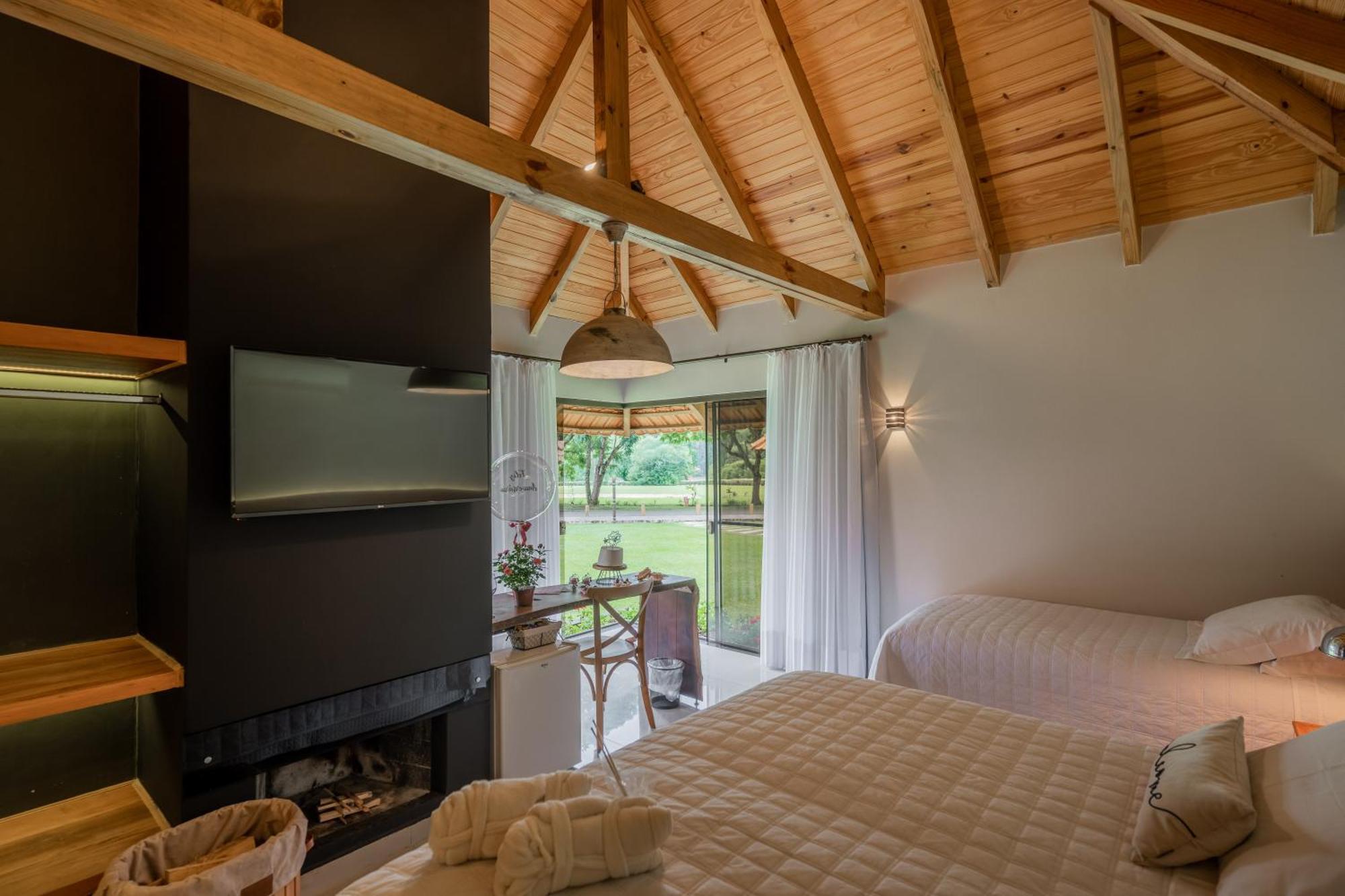 Vira Charme Resort Fernandes Pinheiro Eksteriør billede